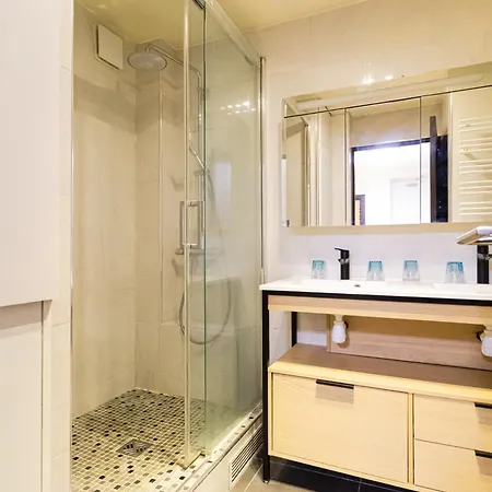Spacious Flat 120m2 Close To Eiffel Tower شقة